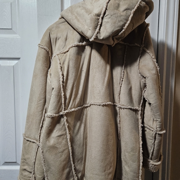 Suede coat..looks sheerling - Picture 2 of 5
